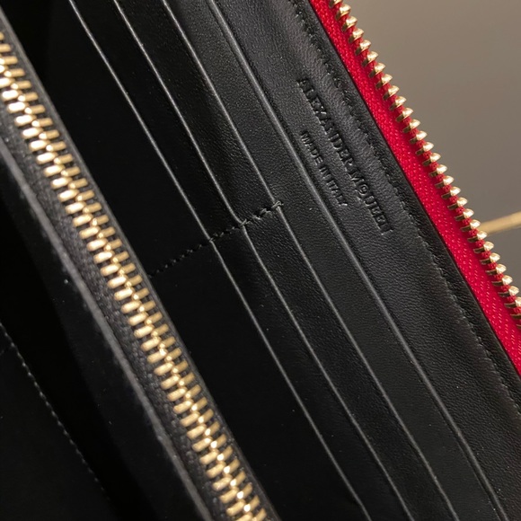 NWT Rare authentic luxury classic Alexander McQueen pebbled leather Wallet - Picture 15 of 17